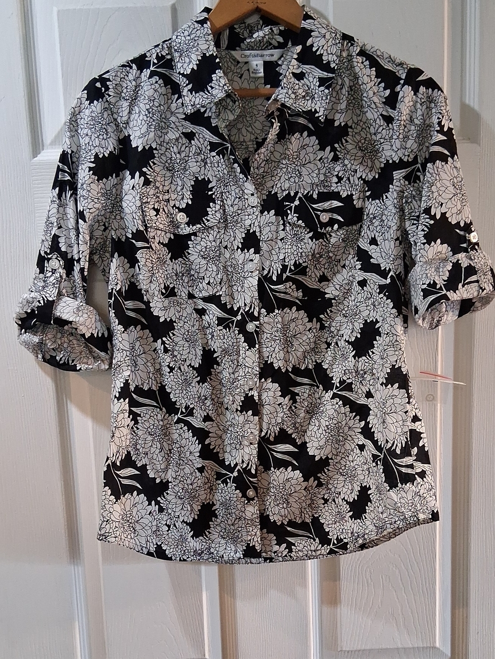 Croft & Barrow Black & White Floral Button-Up Shirt